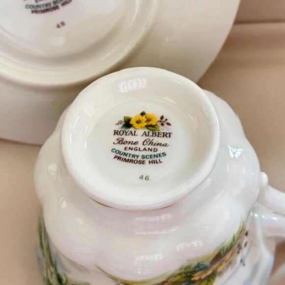 Vintage Royal Albert Teacup and Saucer - Picture 7 of 8